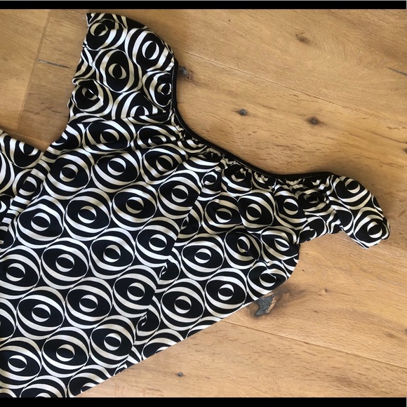 Black & white short loose shift dress - Picture 3 of 3